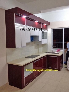thiet ke tu bep nhom canh acrylic dep