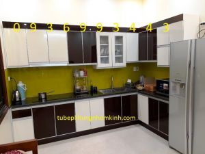 mẫu tủ bếp Acrylic chữ L
